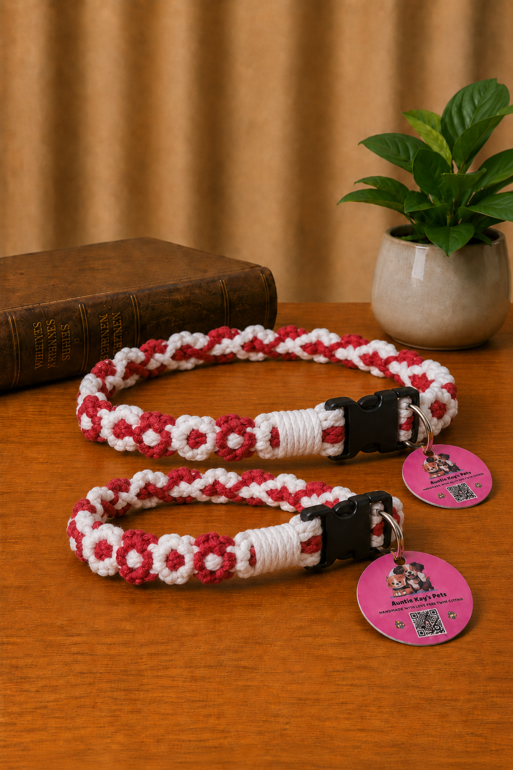 One-of-a-Kind Daisy Knot Macrame Collar in Red and White, 13.5 Inch
